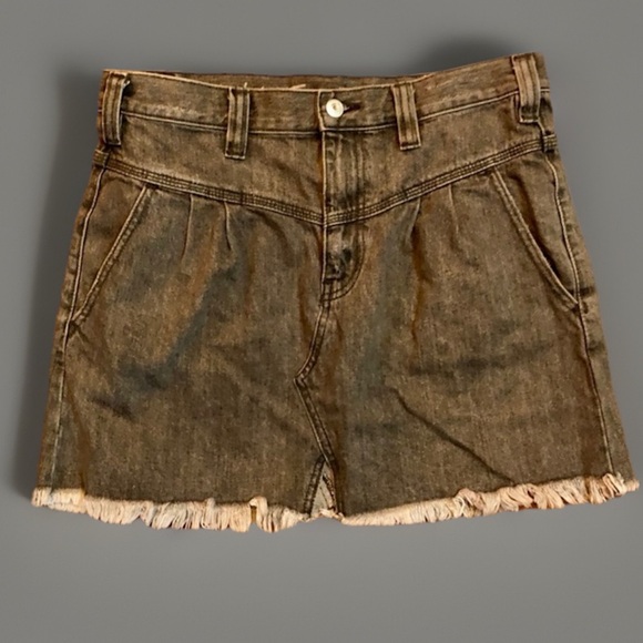 We The Free Gray Denim JEAN - Factory Frayed Mini Skirt sz 29